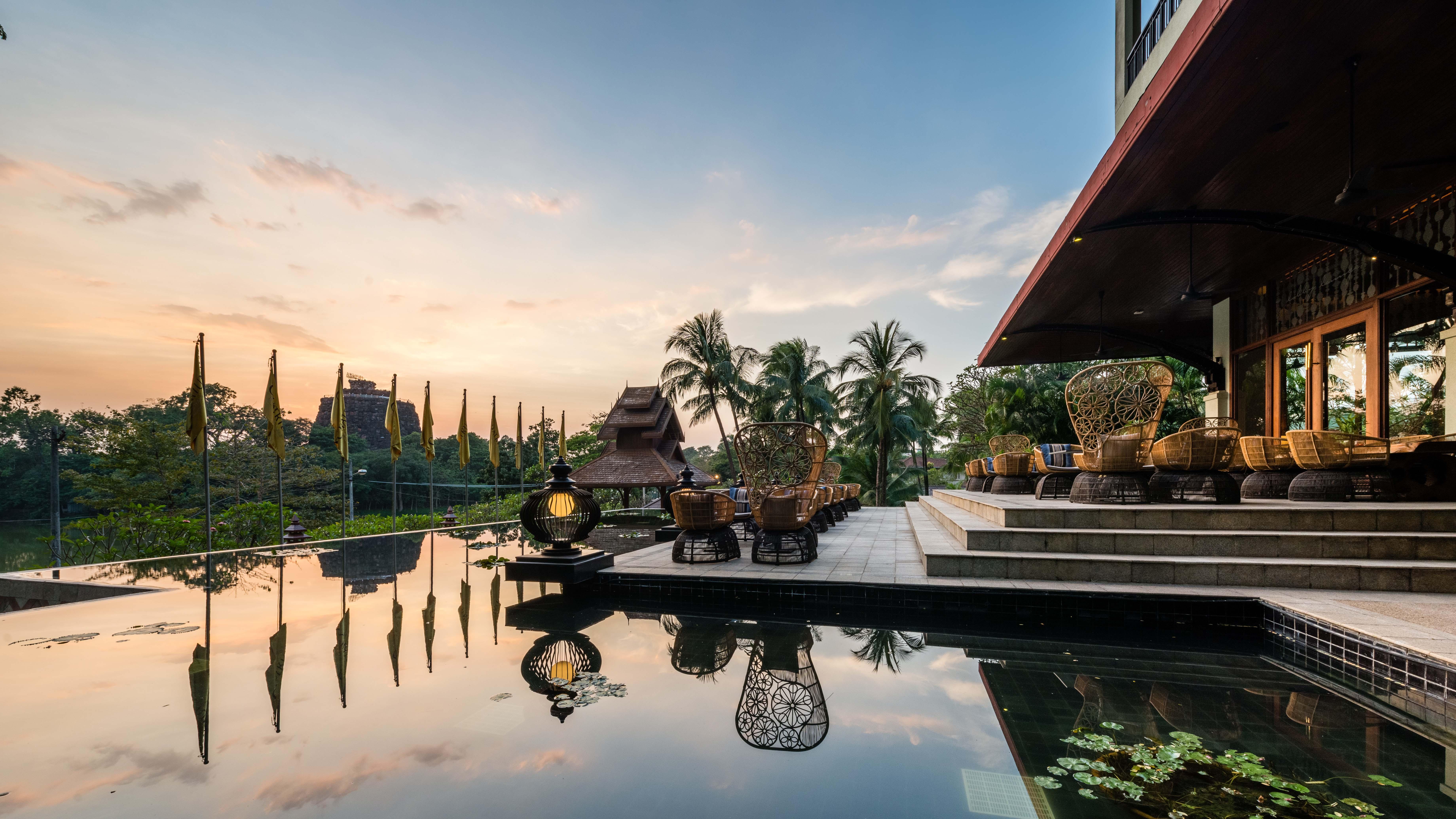 Chatrium Hotel Royal Lake Yangon Exterior foto