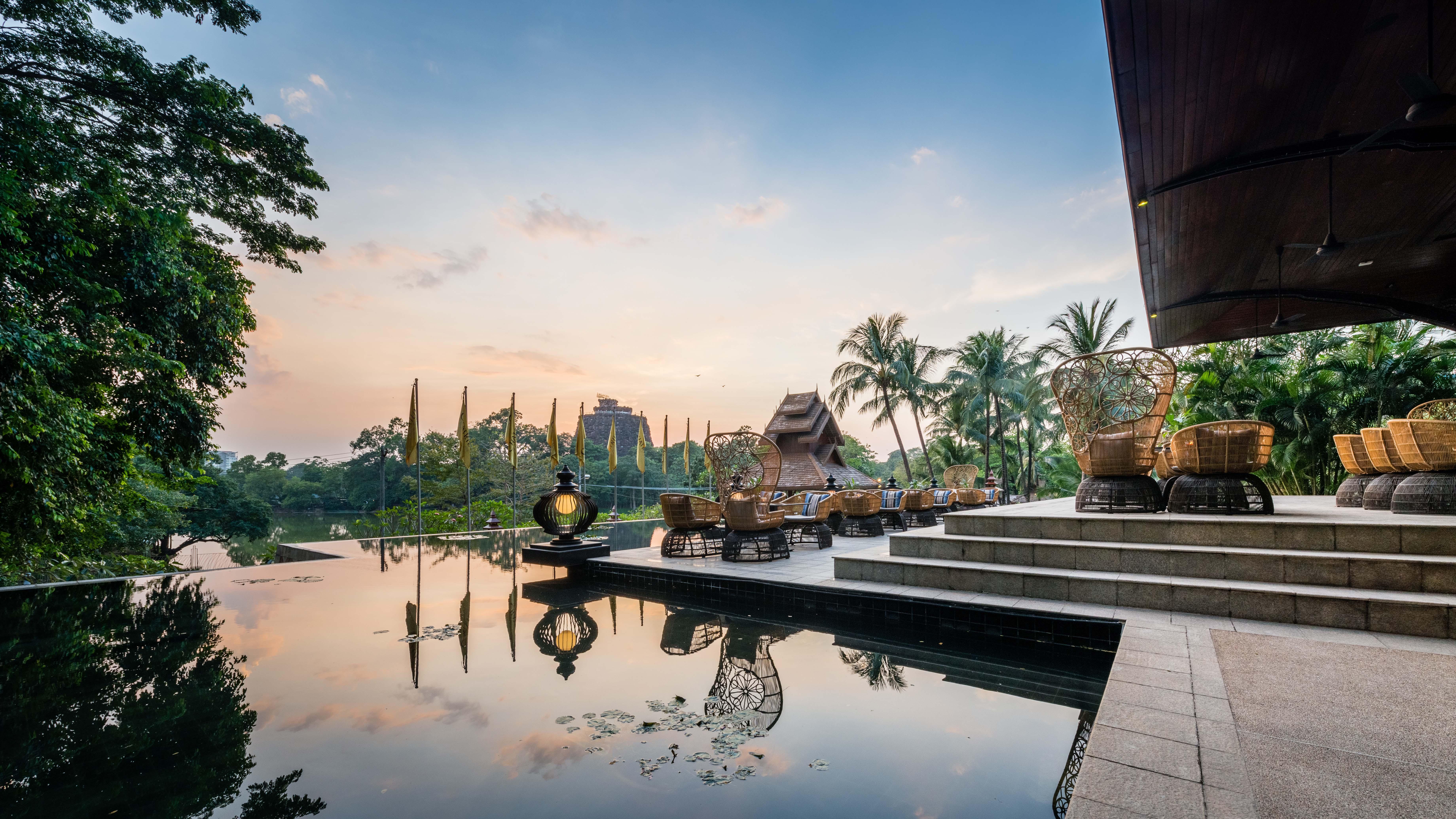 Chatrium Hotel Royal Lake Yangon Exterior foto